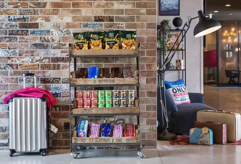 ホテル Moxy Frankfurt Airport Kelsterbach