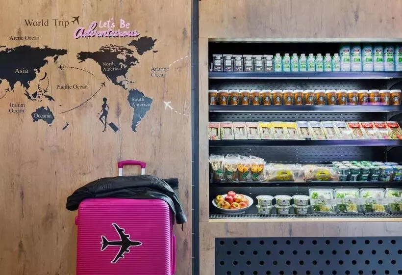 ホテル Moxy Frankfurt Airport Kelsterbach