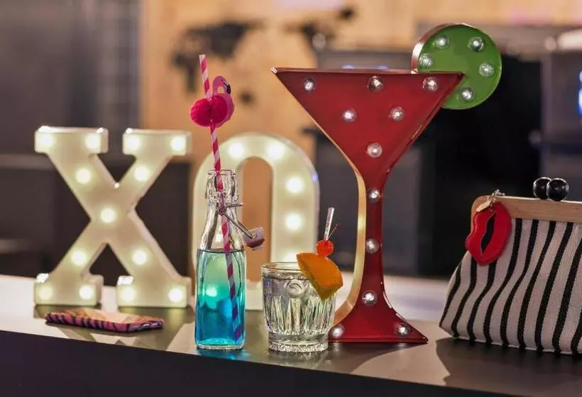 ホテル Moxy Frankfurt Airport Kelsterbach