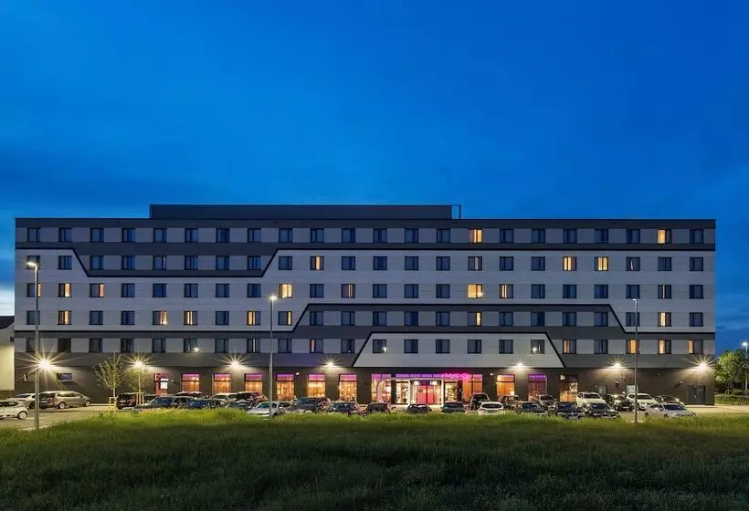 ホテル Moxy Frankfurt Airport Kelsterbach