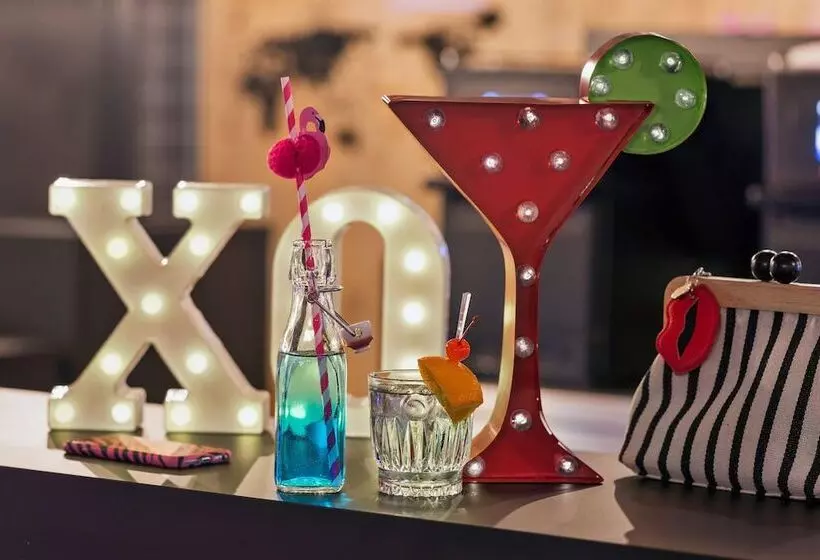 ホテル Moxy Frankfurt Airport Kelsterbach