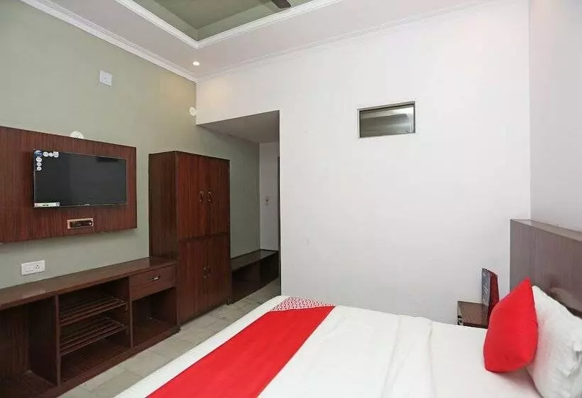 ホテル Pramod Palace By Oyo Rooms