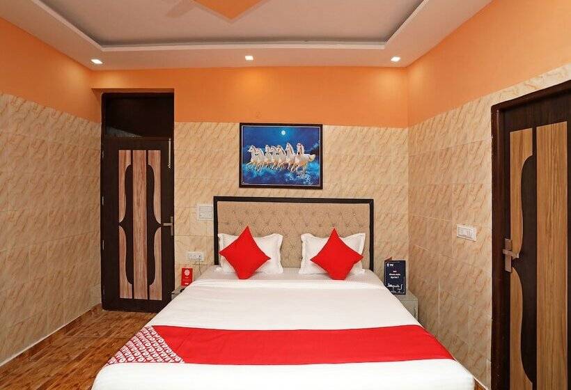 בית מלון כפרי Qlark Rooms & Lawn By Oyo Rooms