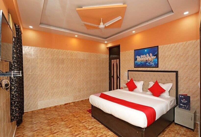 בית מלון כפרי Qlark Rooms & Lawn By Oyo Rooms