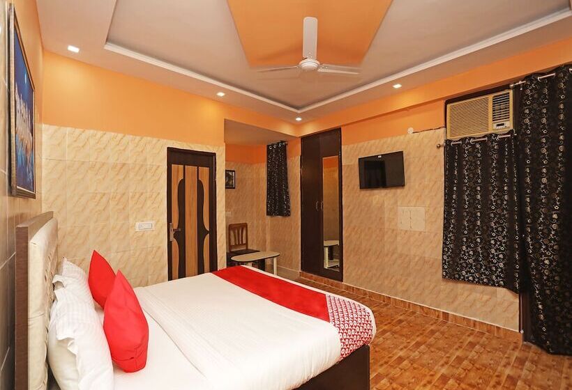 בית מלון כפרי Qlark Rooms & Lawn By Oyo Rooms