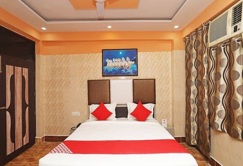 בית מלון כפרי Qlark Rooms & Lawn By Oyo Rooms