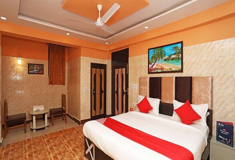 בית מלון כפרי Qlark Rooms & Lawn By Oyo Rooms