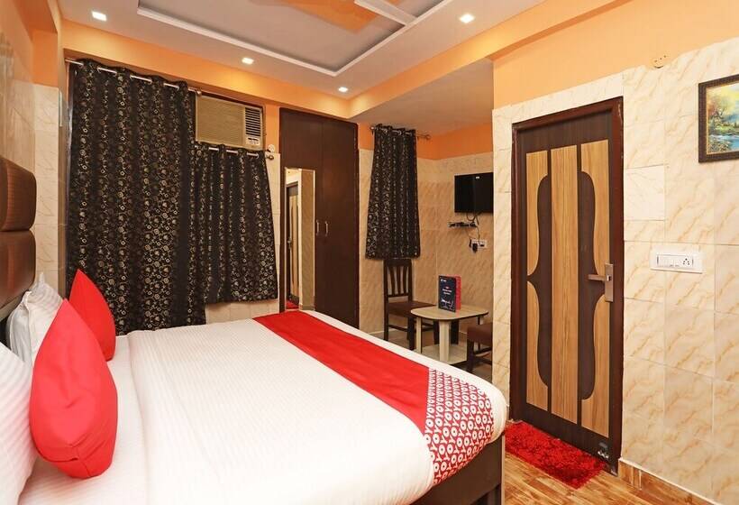 בית מלון כפרי Qlark Rooms & Lawn By Oyo Rooms