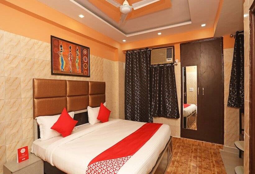 בית מלון כפרי Qlark Rooms & Lawn By Oyo Rooms