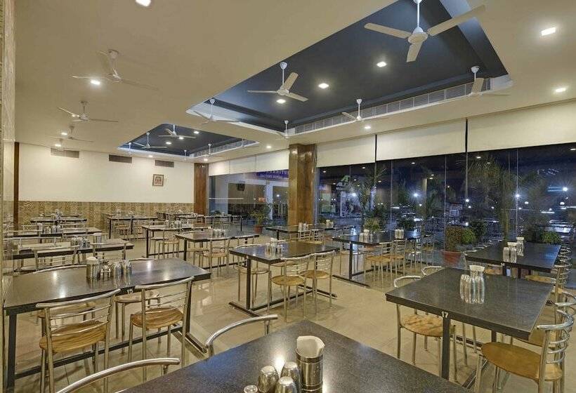 استراحتگاه Highway King Bagru