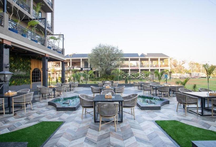 استراحتگاه Highway King Bagru