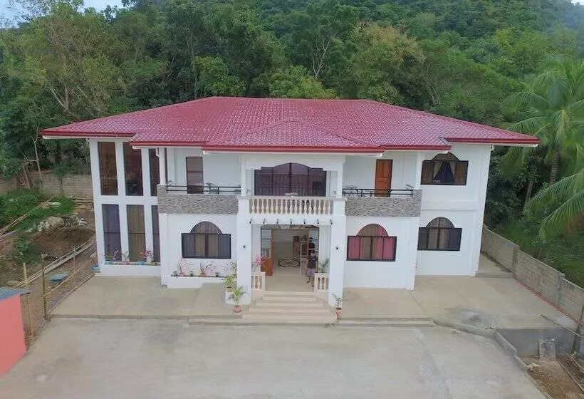 White Summerville Tourist Inn