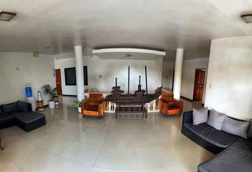 White Summerville Tourist Inn