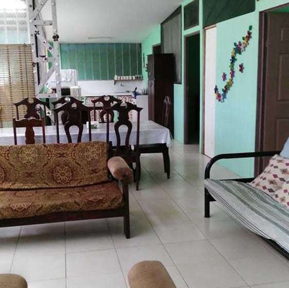 هاستل Blue Morfo House