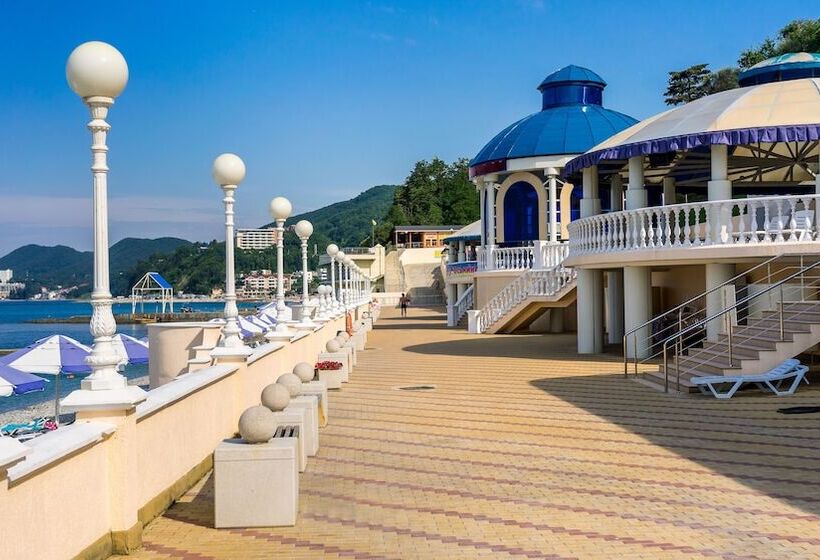 Azimut Hotel Prometey Nebug Tuapse