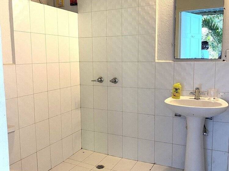 تختخواب و صبحانه Chez Max, Cadras Haiti