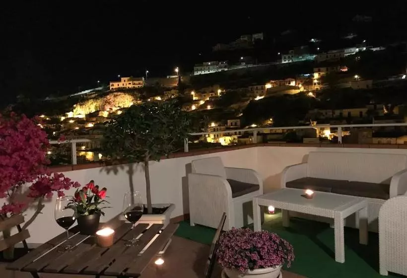 Holiday Rooms Portale Pirrera