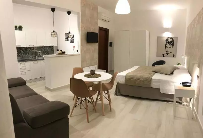 Holiday Rooms Portale Pirrera