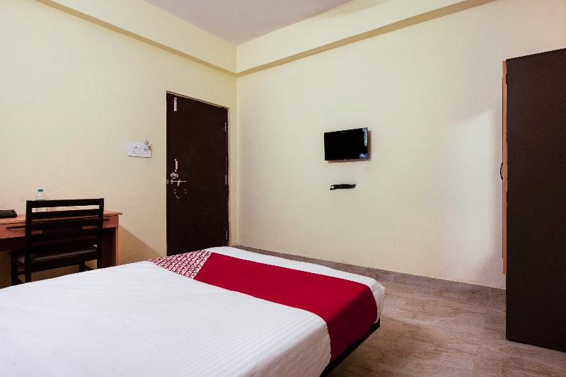 בית מלון כפרי Deepansh Plaza By Oyo Rooms