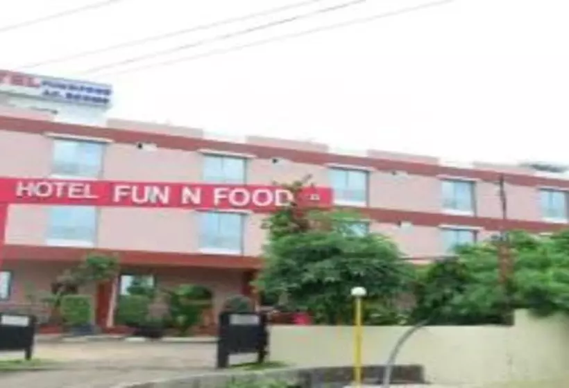 ホテル Fun N Food