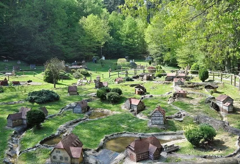 Hotelli Gasthaus Zum Lindenwirt