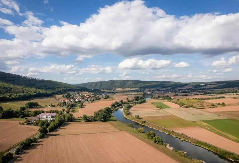 Hotelli Gasthaus Zum Lindenwirt