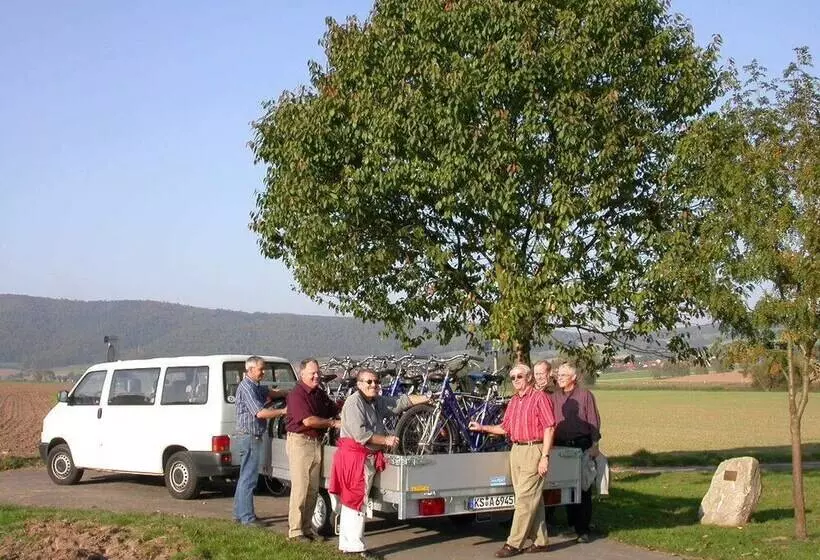 Hotelli Gasthaus Zum Lindenwirt