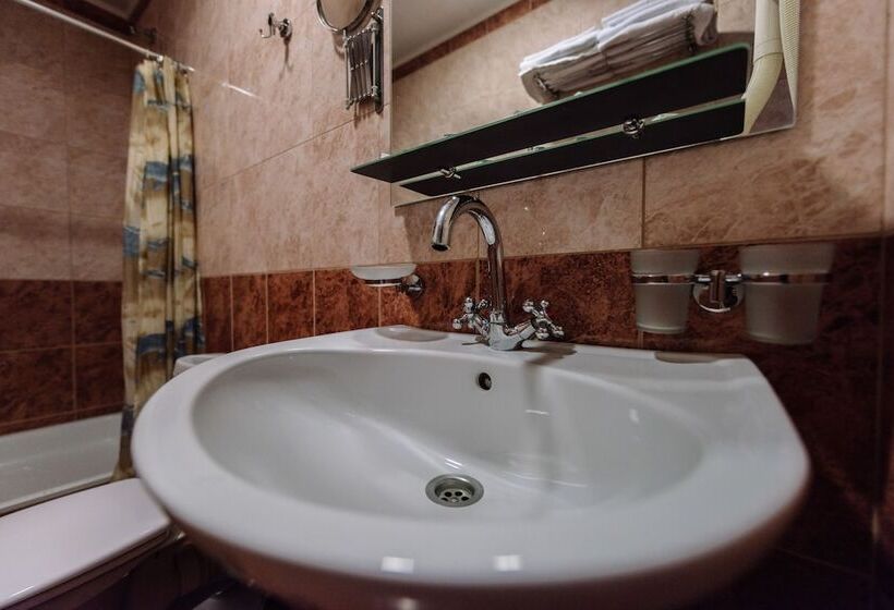 בית מלון כפרי Kristina A