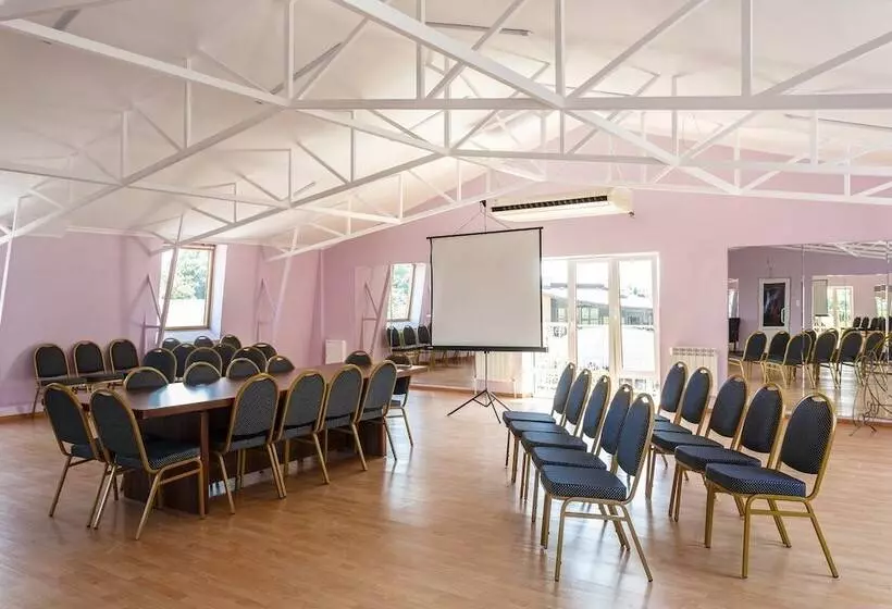 Kras Hotel Resort Spa