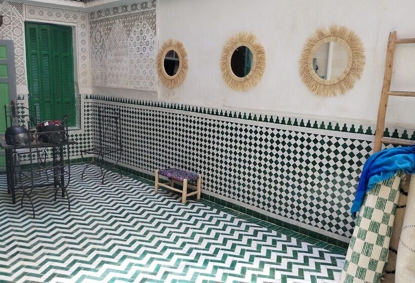 ریاض Dar Sarsar Artistic Music