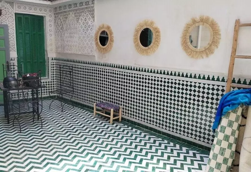 ریاض Dar Sarsar Artistic Music