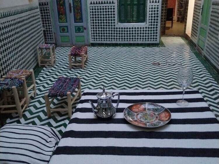 ریاض Dar Sarsar Artistic Music