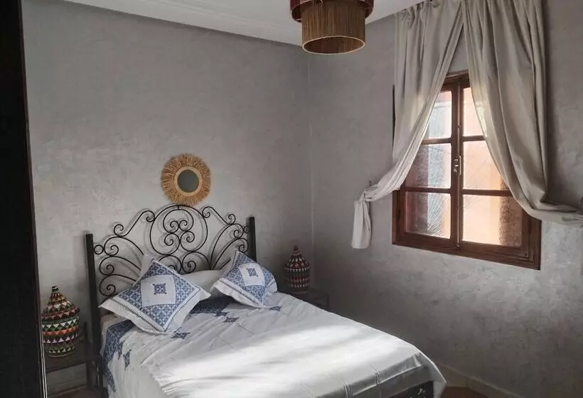 ریاض Dar Sarsar Artistic Music