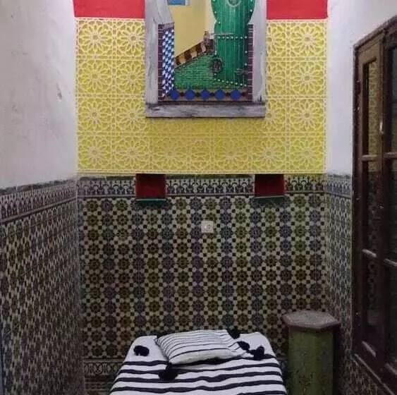 ریاض Dar Sarsar Artistic Music