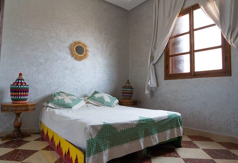 ریاض Dar Sarsar Artistic Music