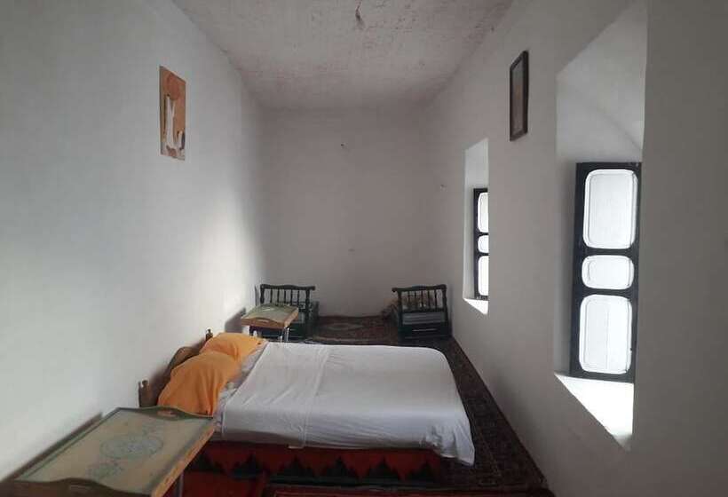 ریاض Dar Sarsar Artistic Music