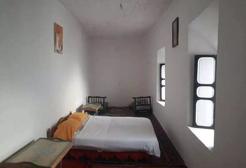 ریاض Dar Sarsar Artistic Music