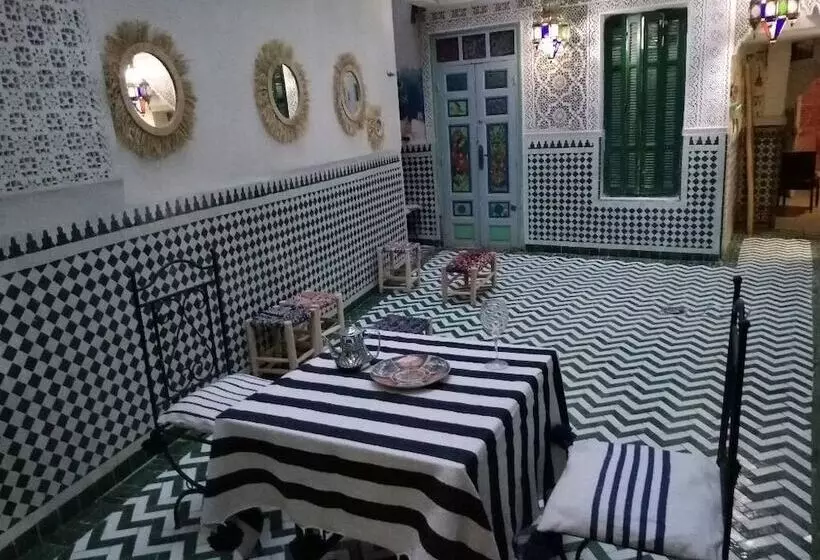 ریاض Dar Sarsar Artistic Music