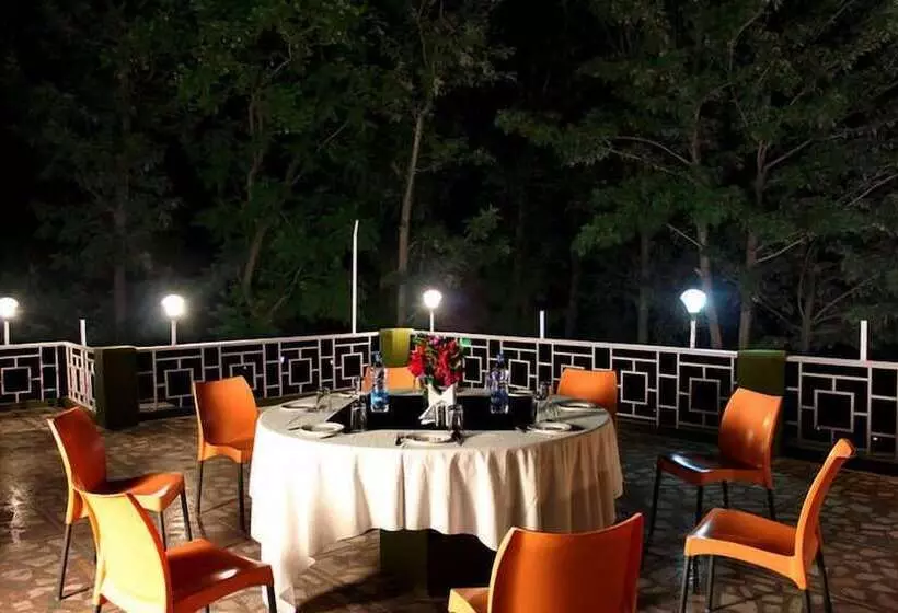 Hotelli Adb Rooms Falcon Crest