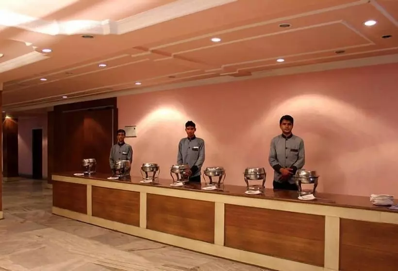 Hotelli Adb Rooms Falcon Crest