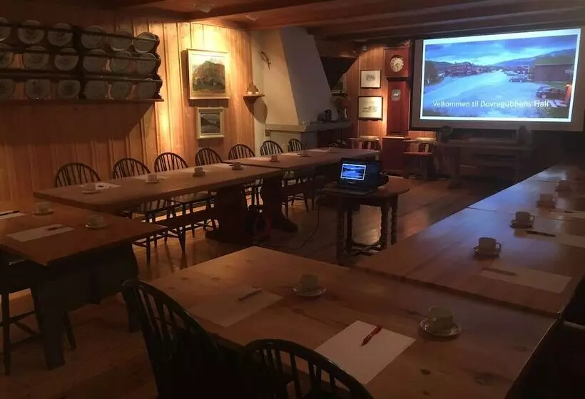 ホテル Dovregubbens Hall