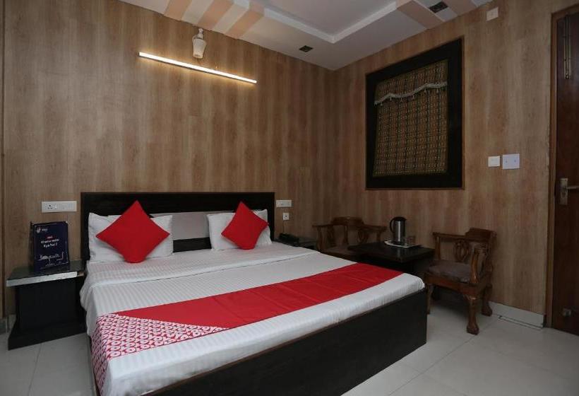 בית מלון כפרי Lajja Palace