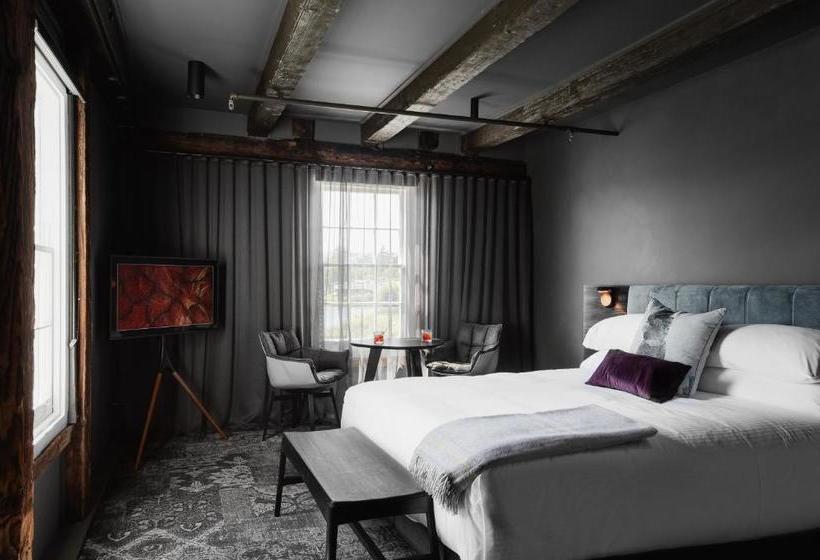 هتل Stillwater Seven