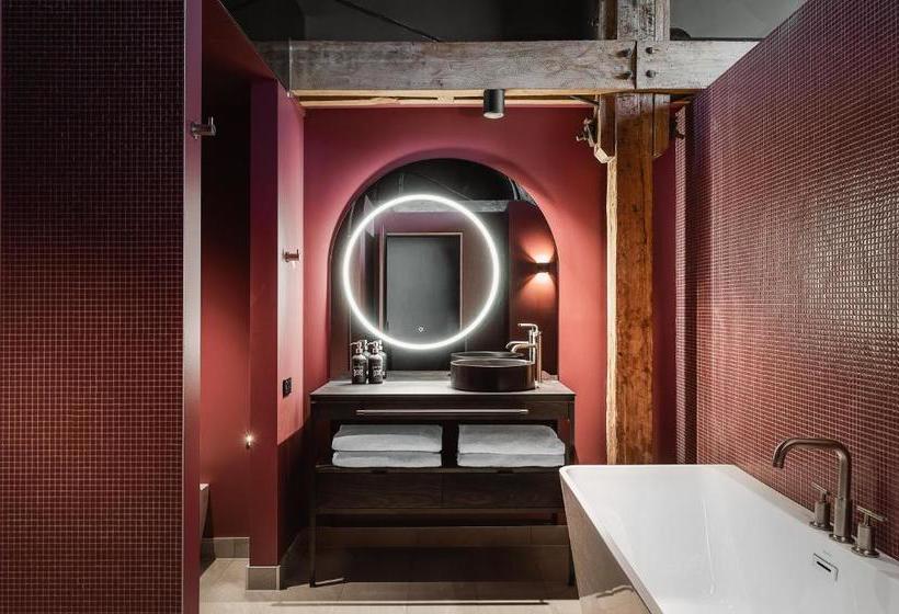 هتل Stillwater Seven