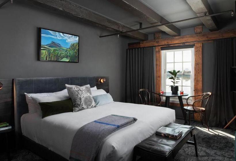 هتل Stillwater Seven