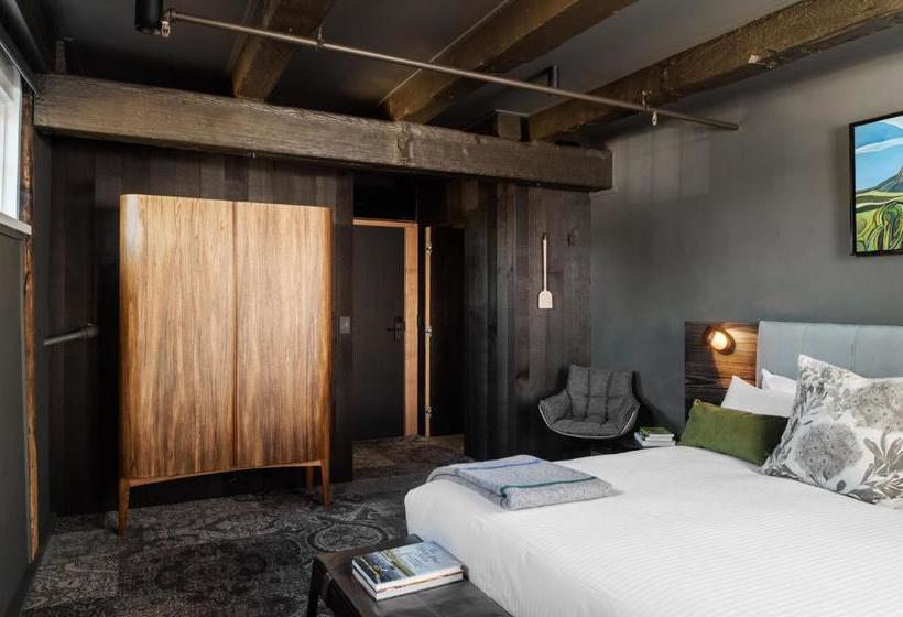 هتل Stillwater Seven