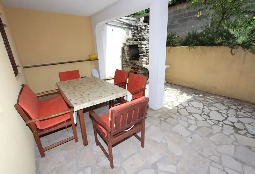 Apartments Lora
