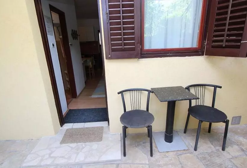 Apartments Lora