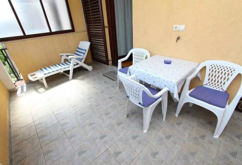 Apartments Lora