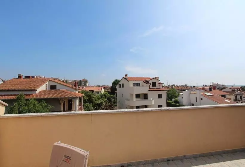 Apartments Lora